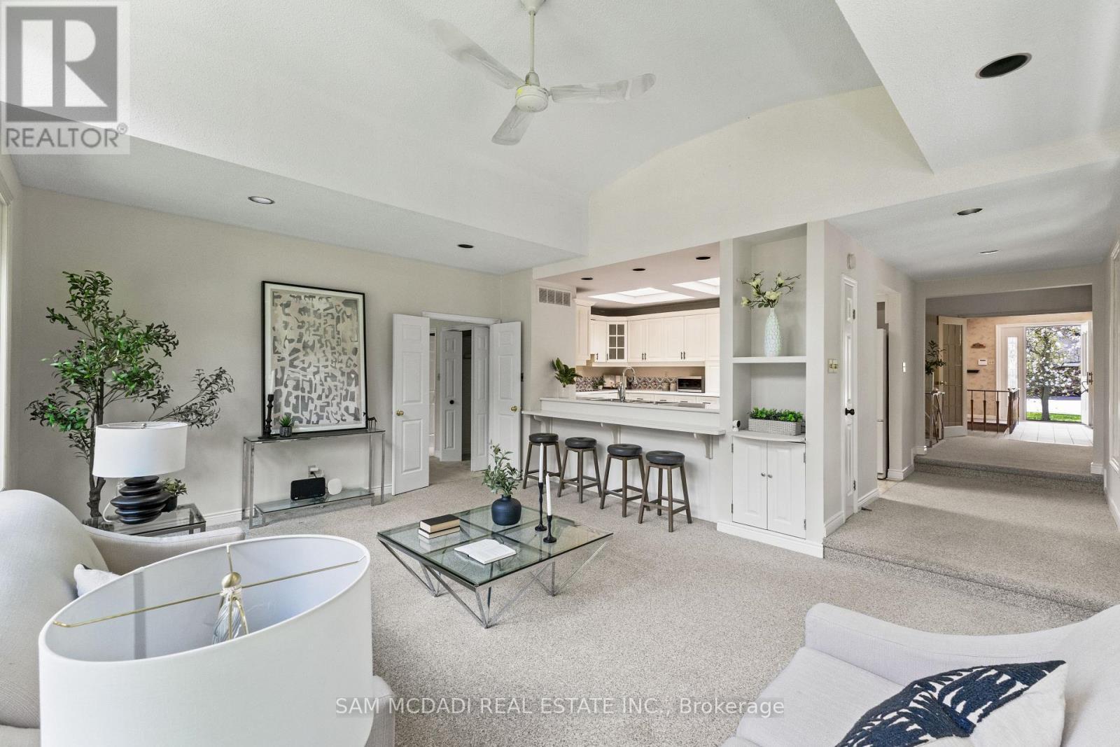 521 Vanessa Crescent, Mississauga, ON - Indoor Photo Showing Living Room