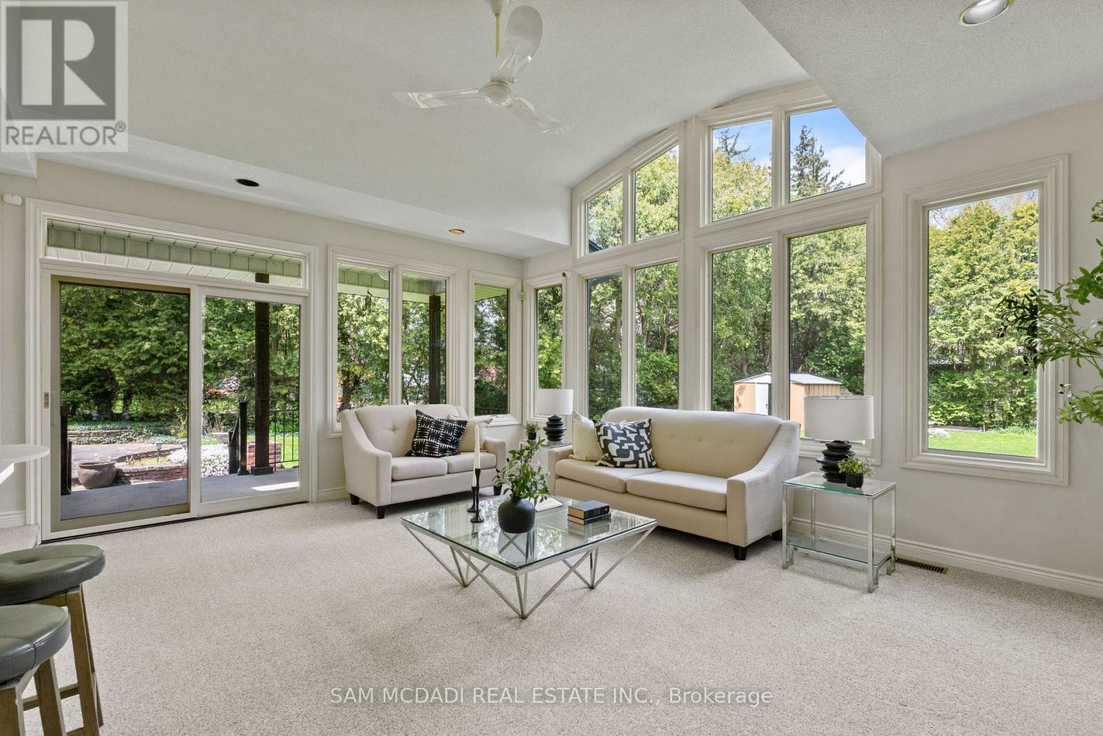 521 Vanessa Crescent, Mississauga, ON - Indoor Photo Showing Living Room
