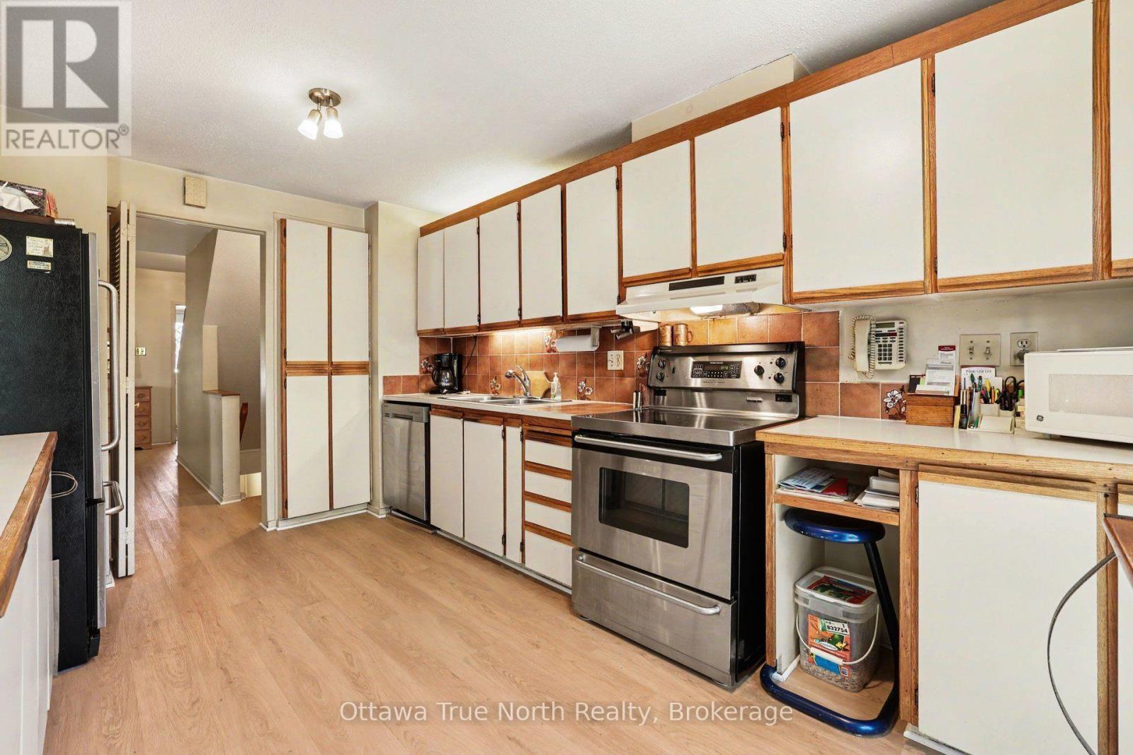 41 Aldgate Crescent, Ottawa, ON - Indoor Photo Showing Kitchen