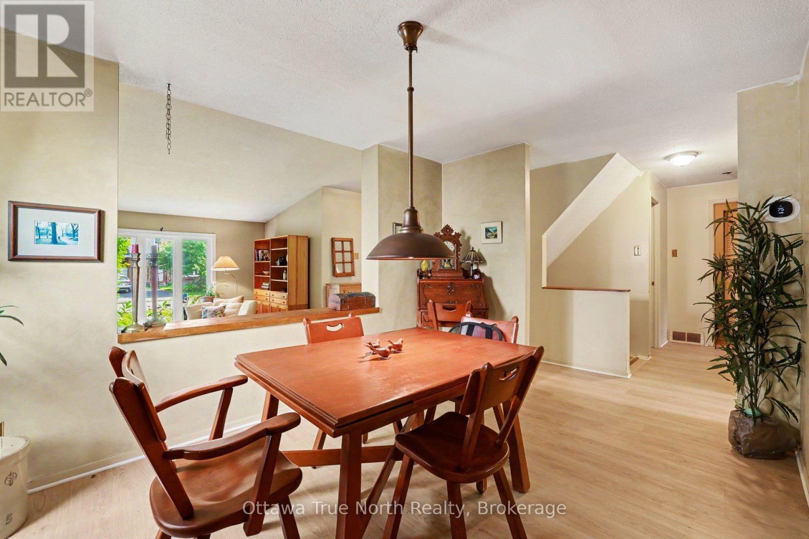 41 Aldgate Crescent, Ottawa, ON - Indoor Photo Showing Dining Room