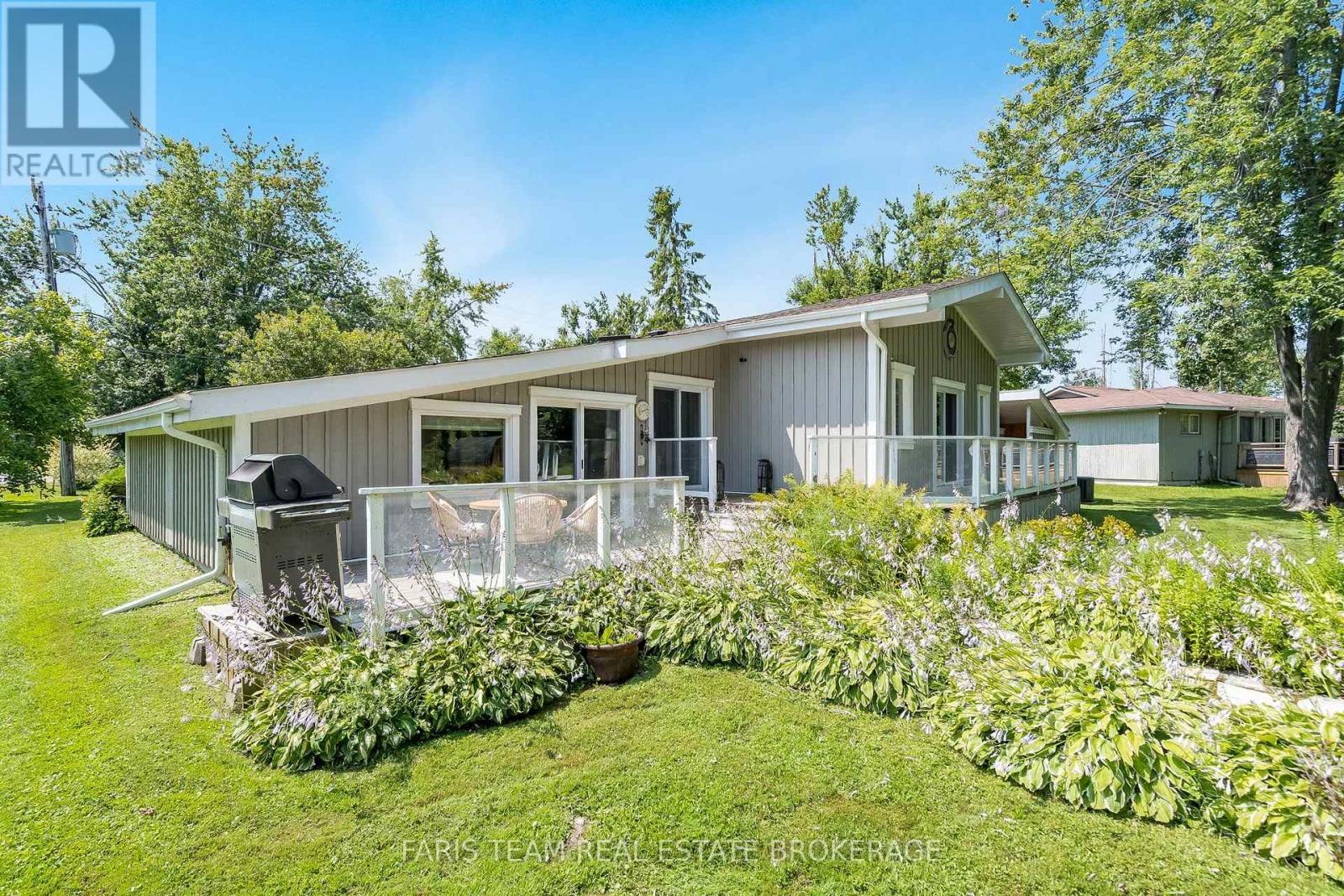 27 Poplar Crescent, Ramara, ON - Outdoor