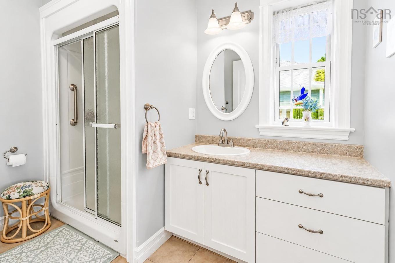 12 Beckwith Berwick, Ns, Berwick, NS - Indoor Photo Showing Bathroom