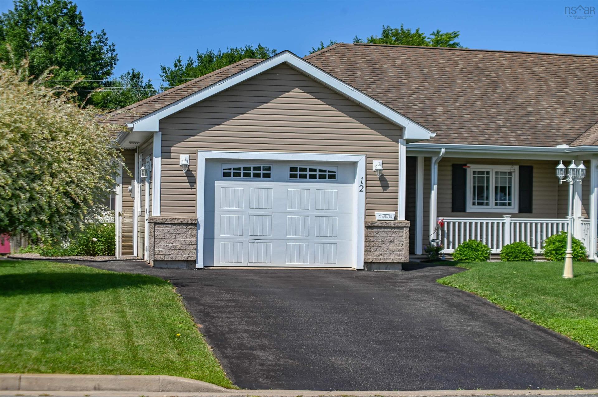 12 Beckwith Berwick, Ns, Berwick, NS - Outdoor With Deck Patio Veranda With Facade