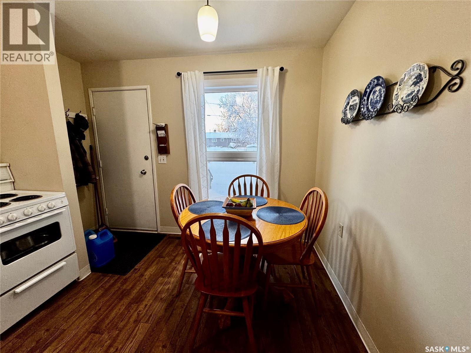 A & B 129 1St Avenue W, Margo, SK - Indoor
