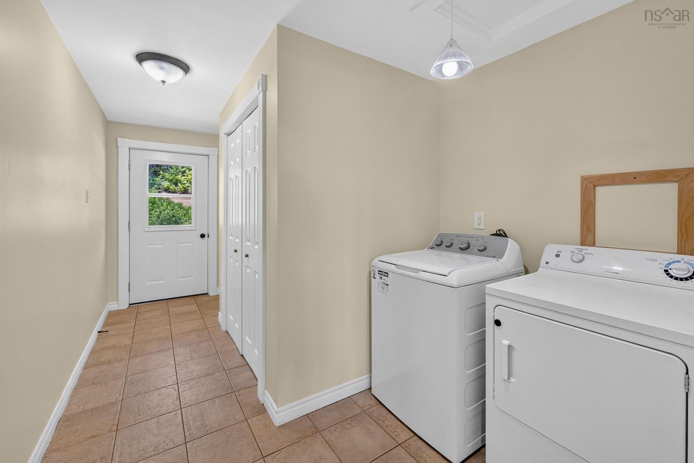 2977 Highway 340, Yarmouth, NS - Indoor Photo Showing Laundry Room
