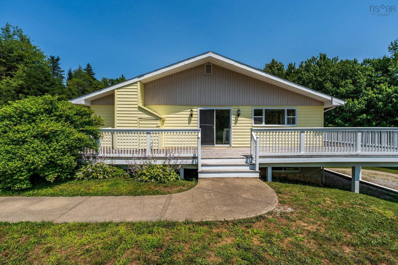 2977 Highway 340, Yarmouth, NS - Outdoor With Deck Patio Veranda