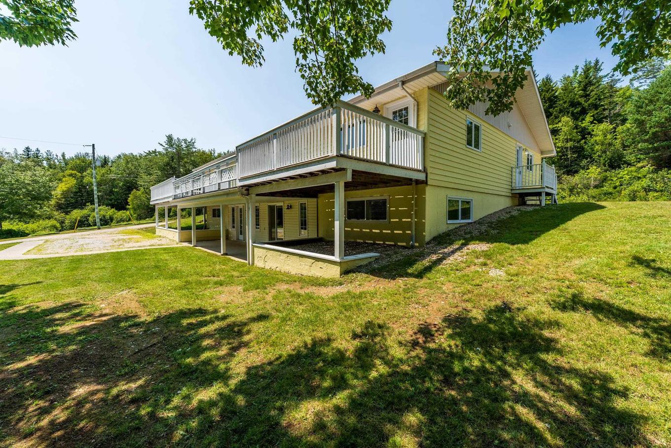 2977 Highway 340, Yarmouth, NS - Outdoor With Deck Patio Veranda