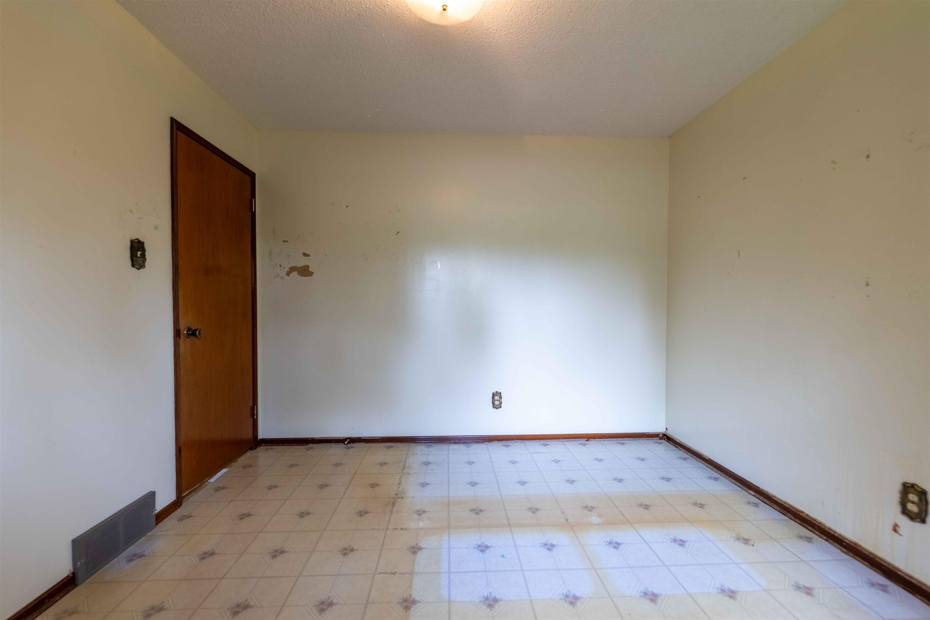 283 Carl Avenue E, Thunder Bay, ON - Indoor Photo Showing Other Room