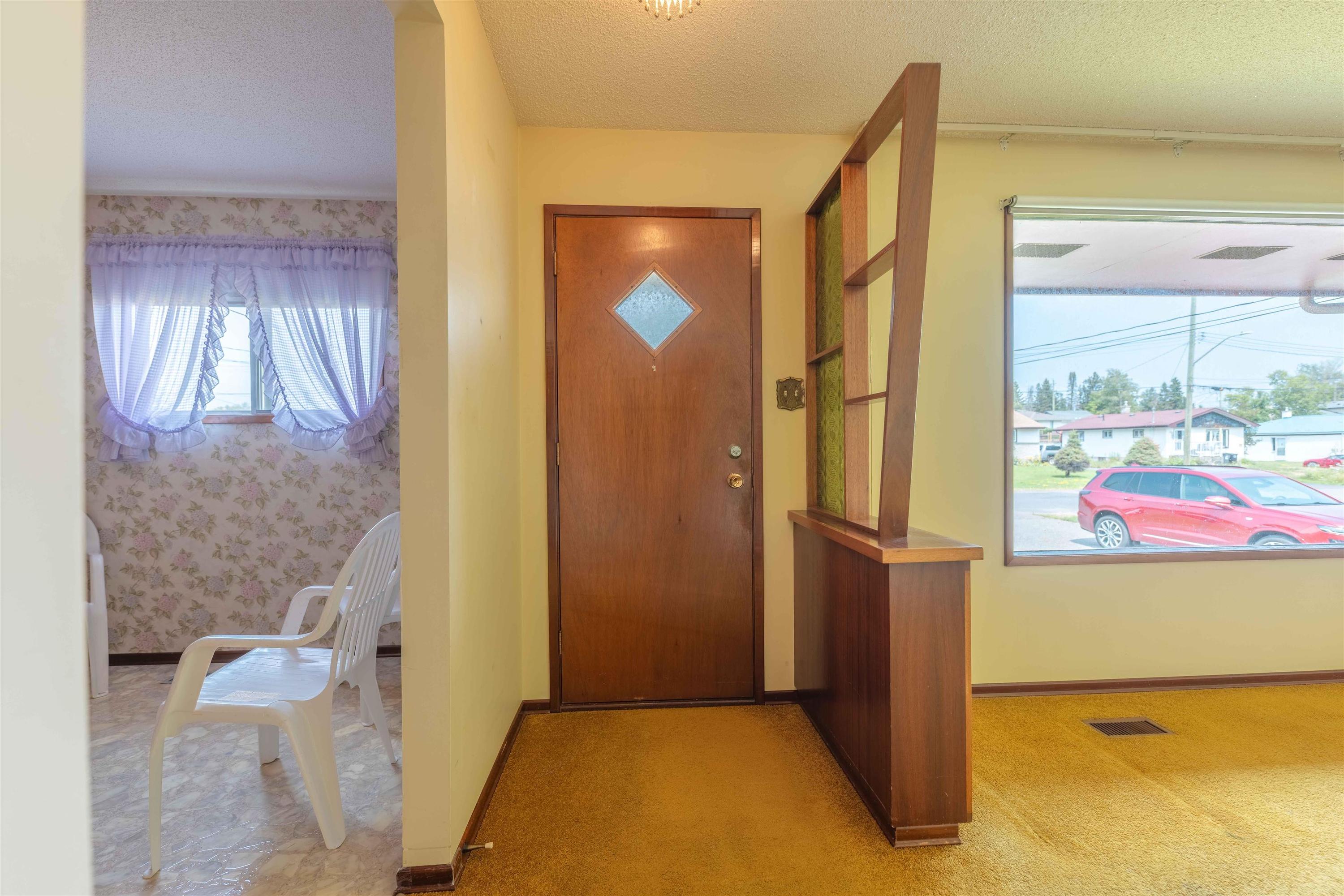 283 Carl Avenue E, Thunder Bay, ON - Indoor Photo Showing Other Room