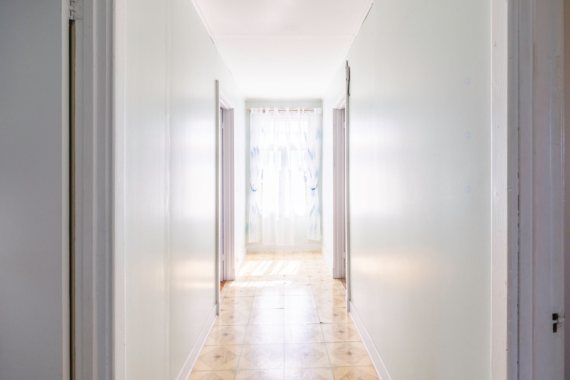 Passageway - 241 Ch. Des Belles-Amours, L'Islet, QC - Indoor Photo Showing Other Room