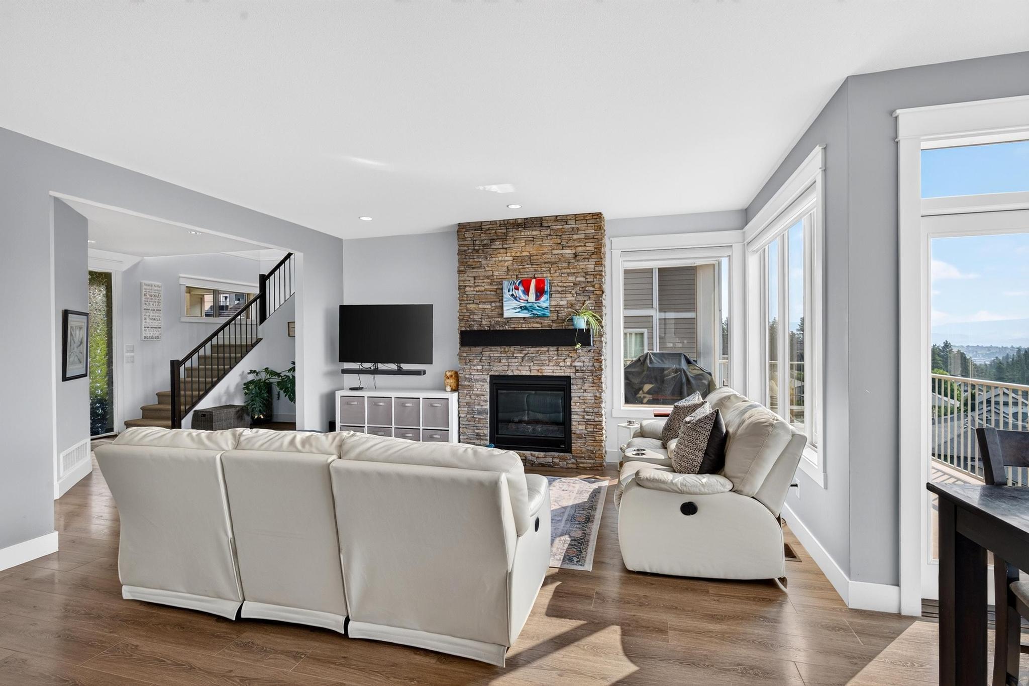 2425 Tallus Heights Drive, West Kelowna, BC - Indoor Photo Showing Living Room With Fireplace