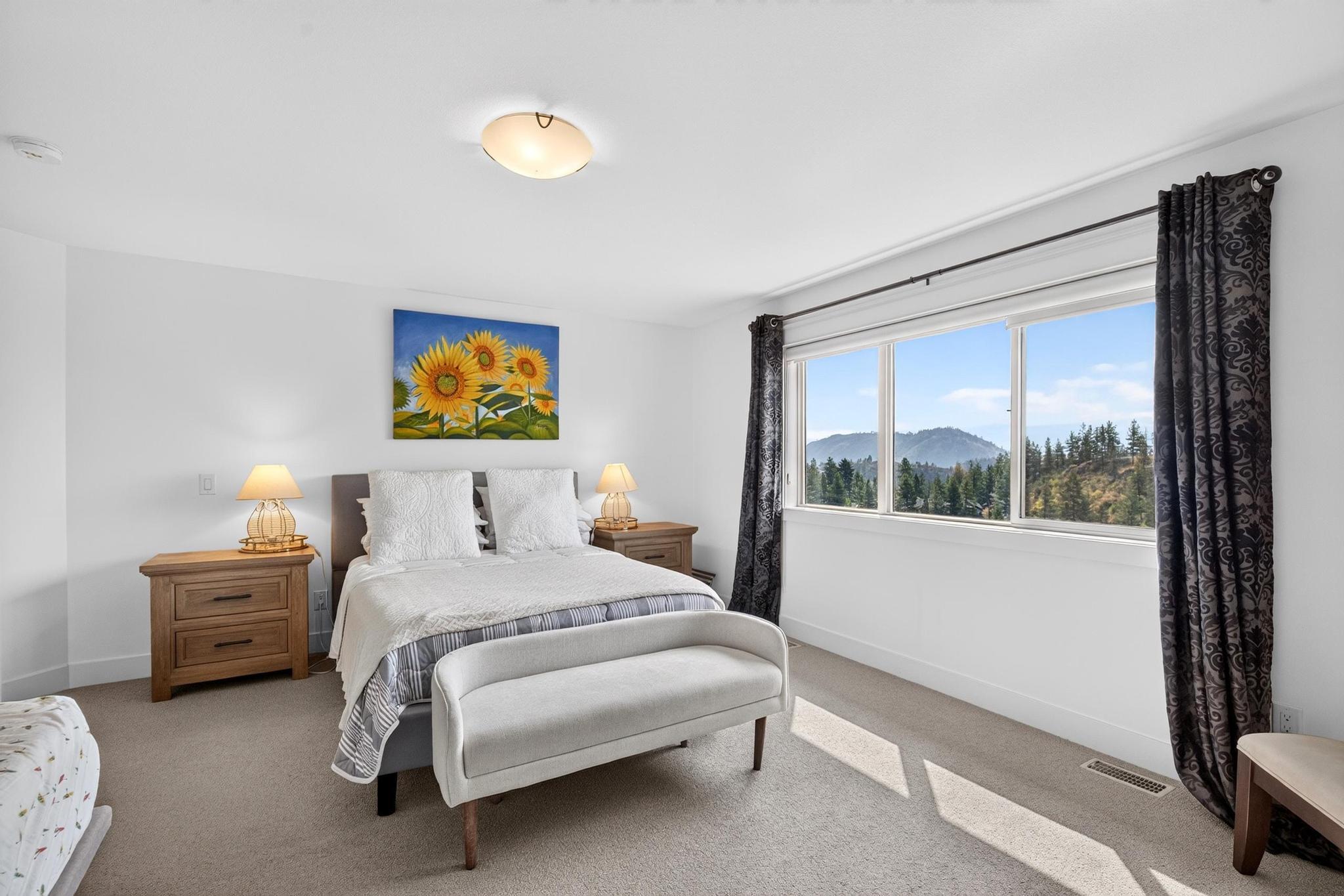 2425 Tallus Heights Drive, West Kelowna, BC - Indoor Photo Showing Bedroom