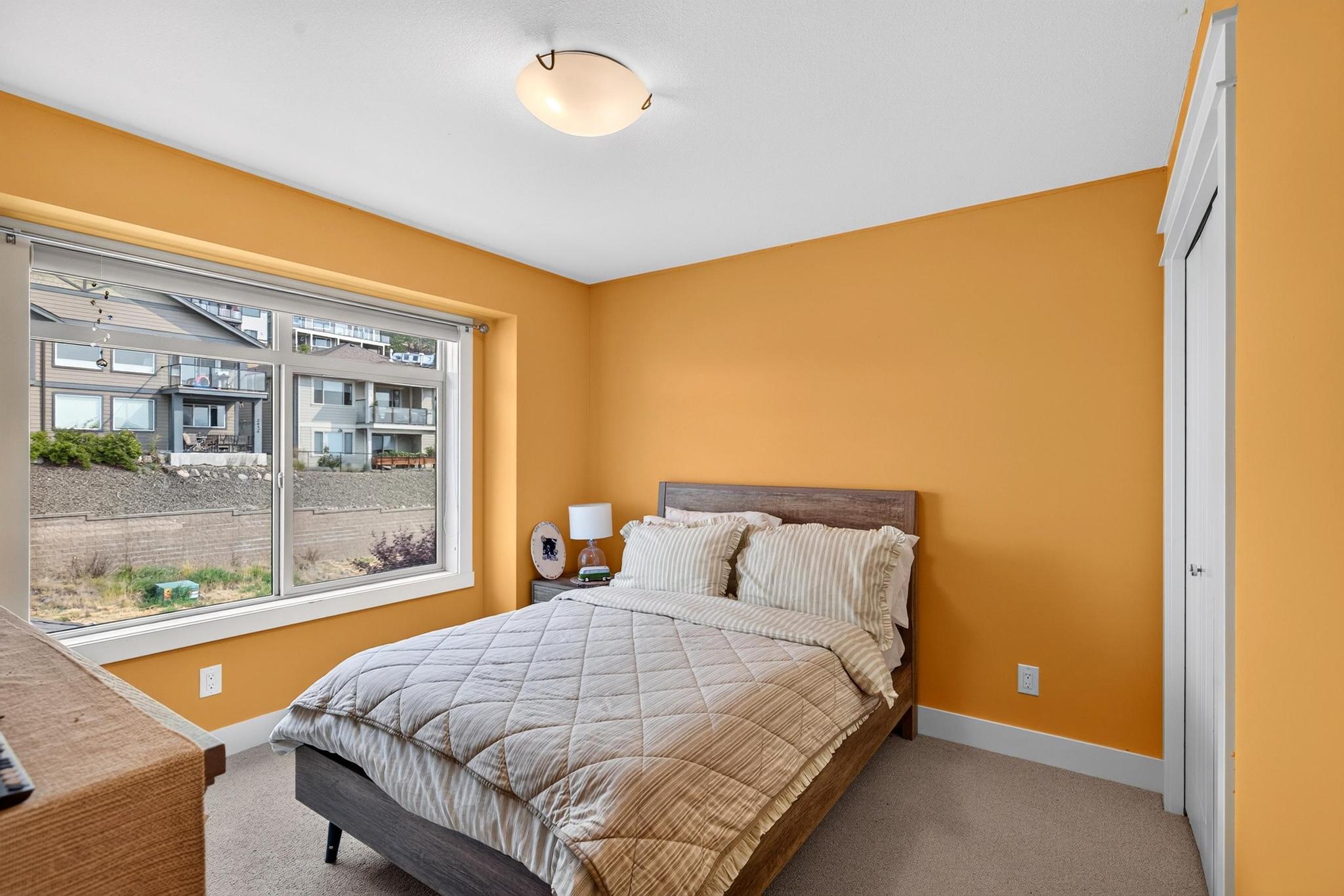 2425 Tallus Heights Drive, West Kelowna, BC - Indoor Photo Showing Bedroom