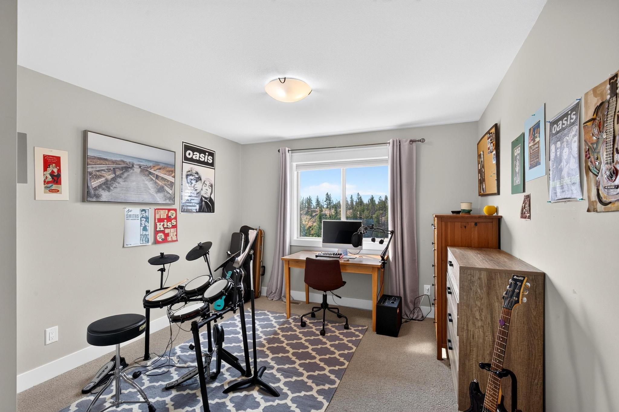 2425 Tallus Heights Drive, West Kelowna, BC - Indoor Photo Showing Other Room