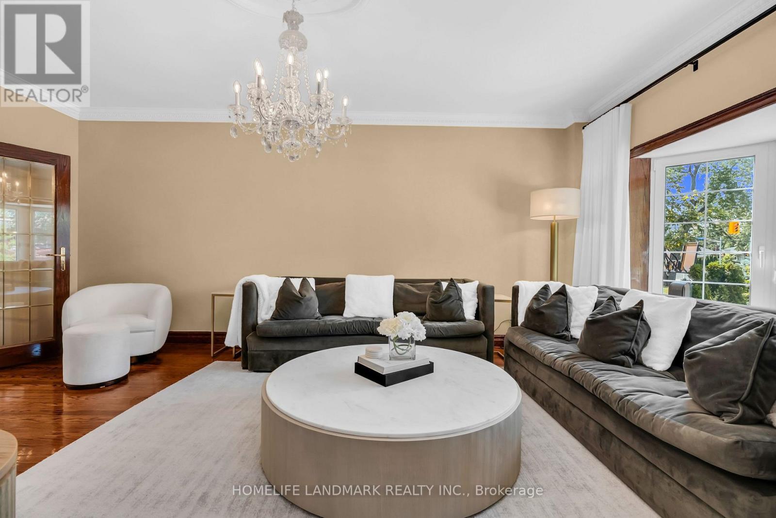 193 Codsell Avenue, Toronto, ON - Indoor Photo Showing Living Room