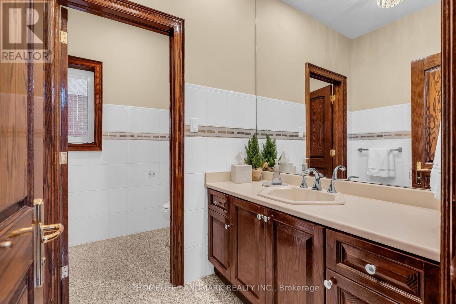 193 Codsell Avenue, Toronto, ON - Indoor Photo Showing Bathroom