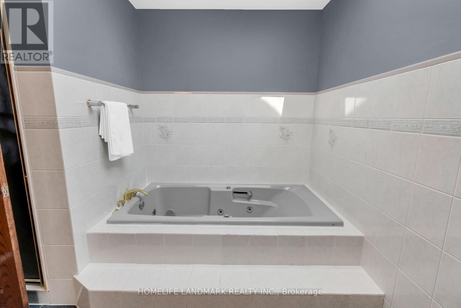 193 Codsell Avenue, Toronto, ON - Indoor Photo Showing Bathroom