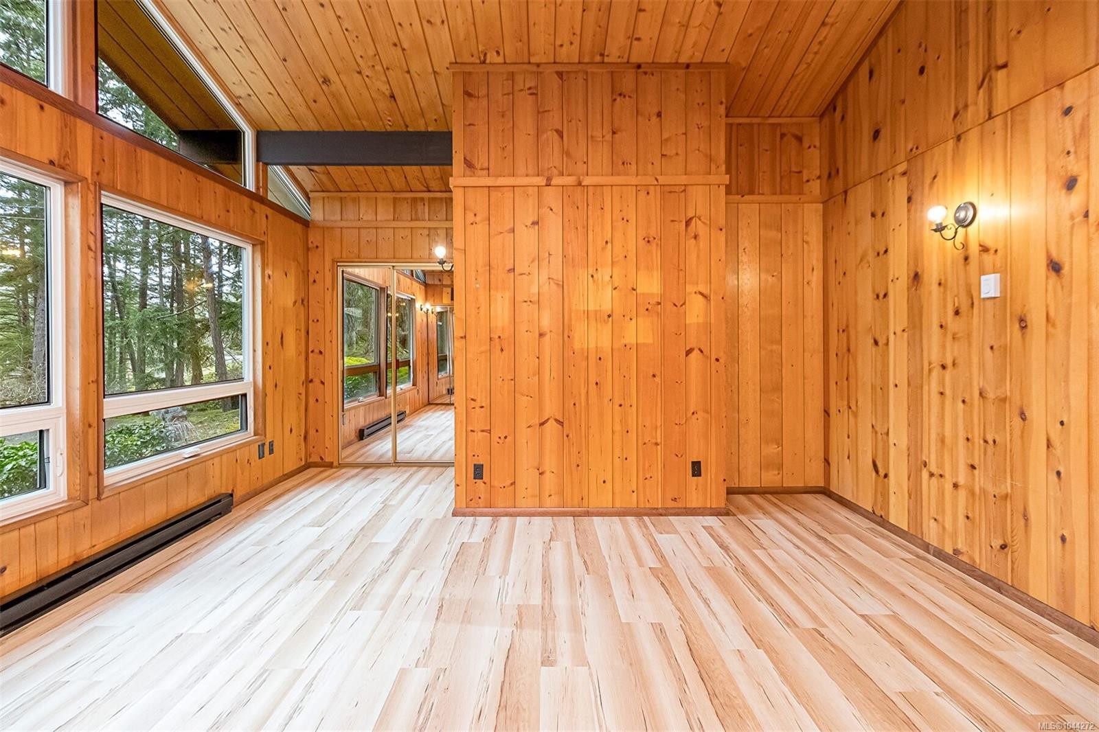 2298 Munn Rd, Highlands, BC