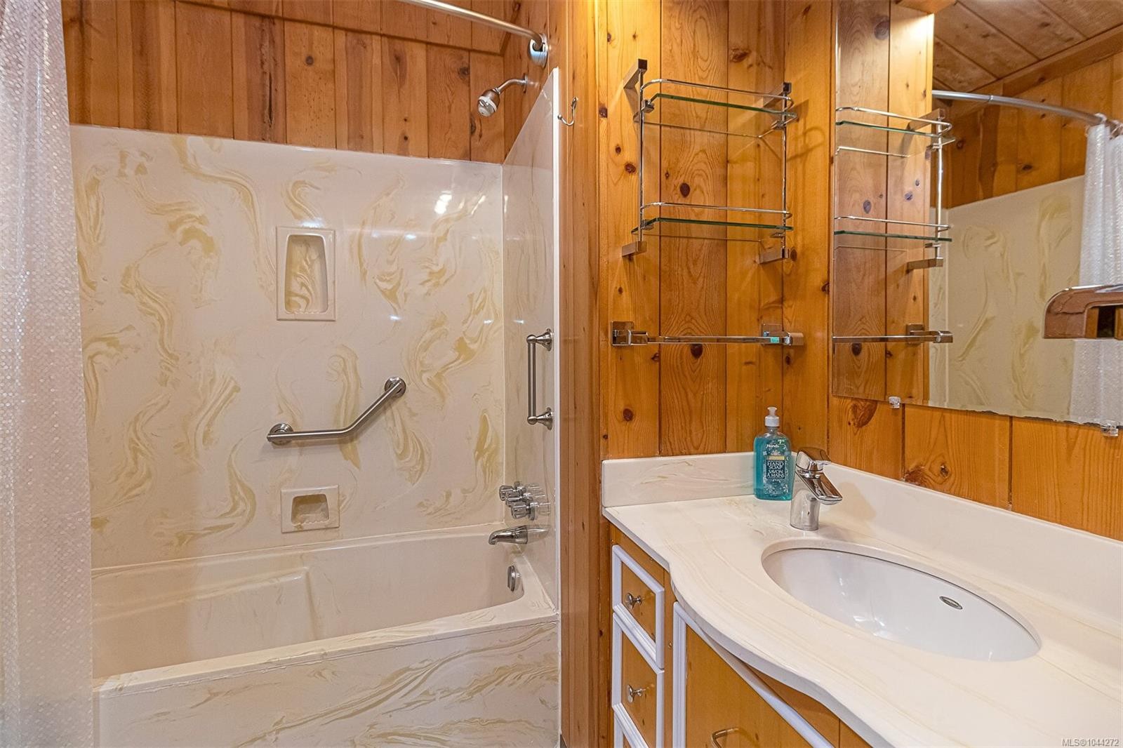 2298 Munn Rd, Highlands, BC