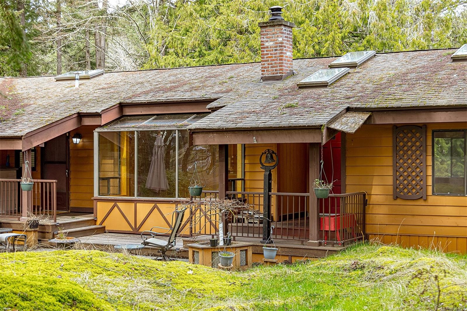 2298 Munn Rd, Highlands, BC