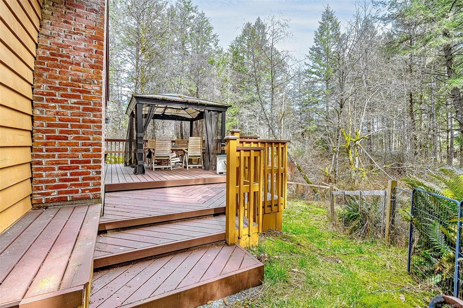 2298 Munn Rd, Highlands, BC