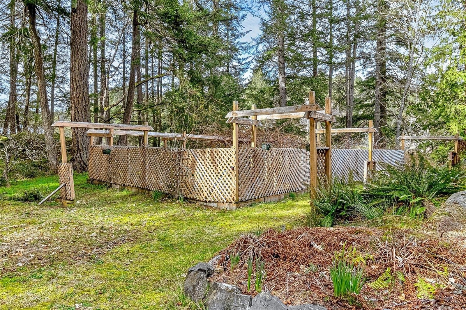 2298 Munn Rd, Highlands, BC