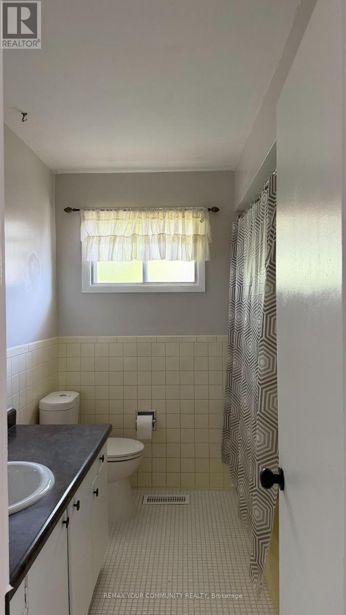 3796 Wyewood Road, Mississauga, ON - Indoor Photo Showing Bathroom