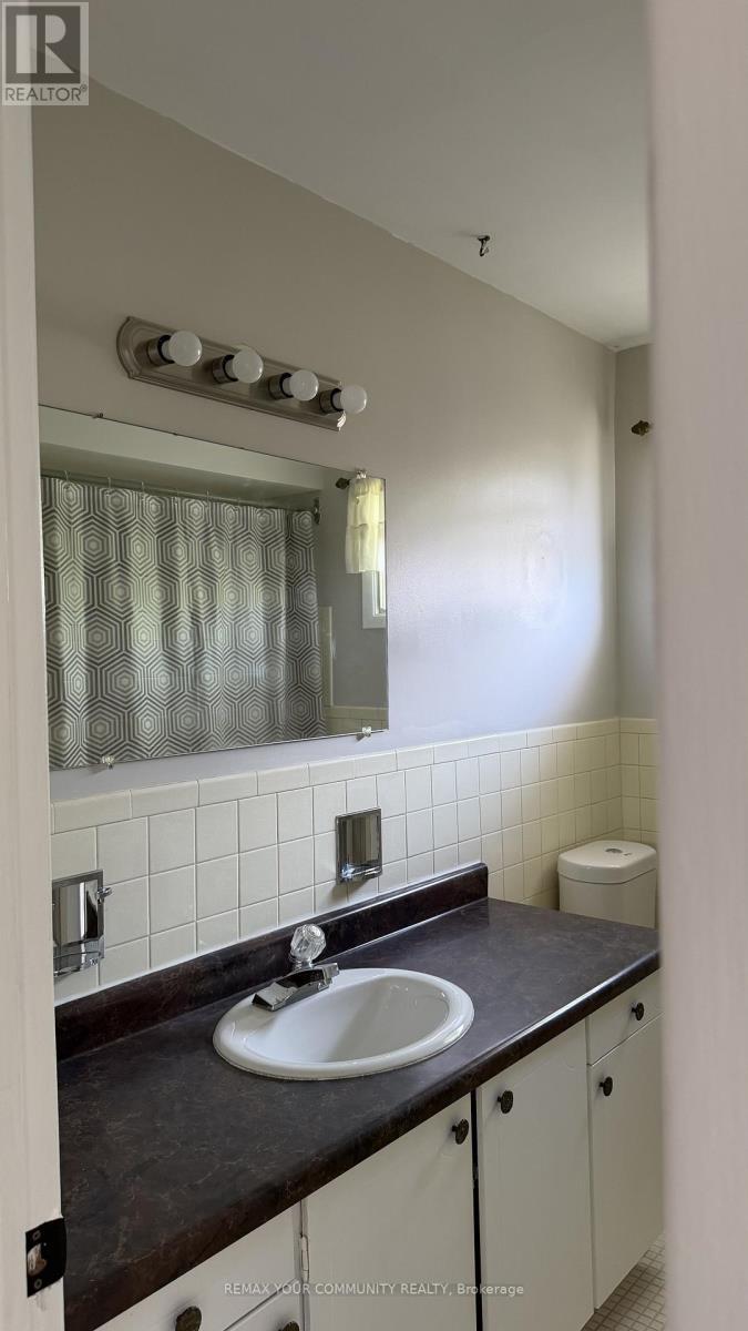 3796 Wyewood Road, Mississauga, ON - Indoor Photo Showing Bathroom