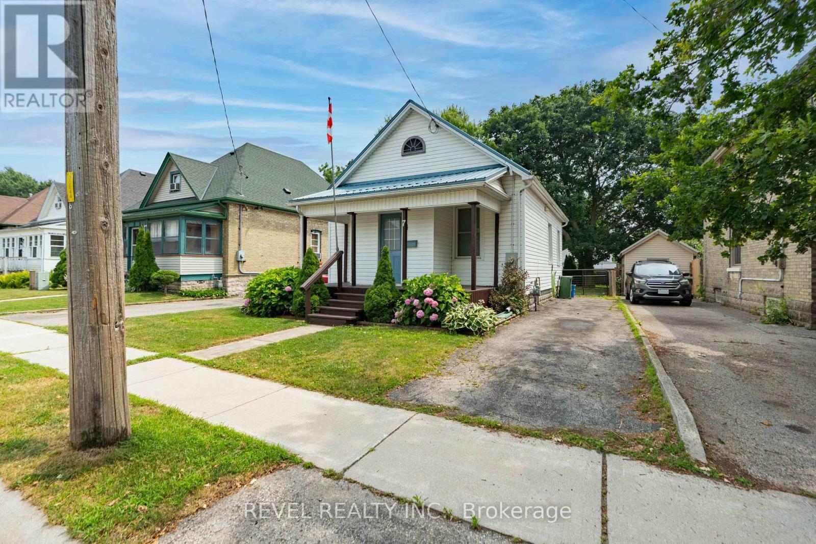 7 Maple Street, St. Thomas, ON - Outdoor With Facade