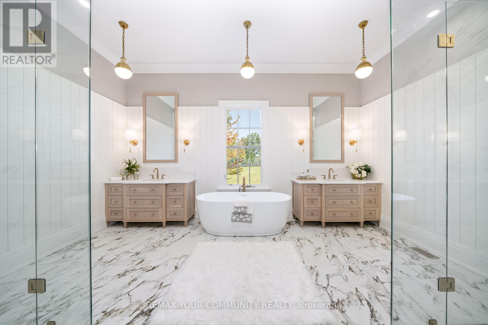 130 St. John'S Side Road E, Aurora, ON - Indoor Photo Showing Bathroom