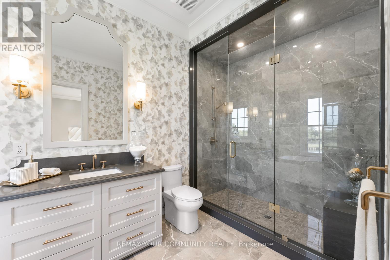 130 St. John'S Side Road E, Aurora, ON - Indoor Photo Showing Bathroom