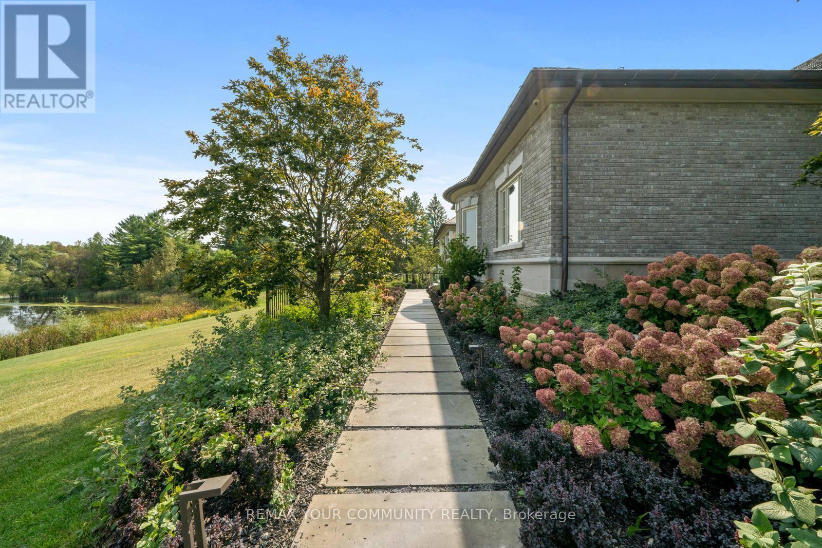 130 St. John'S Side Road E, Aurora, ON - Outdoor
