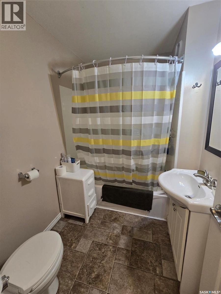 910 Pacific Street, Grenfell, SK - Indoor Photo Showing Bathroom
