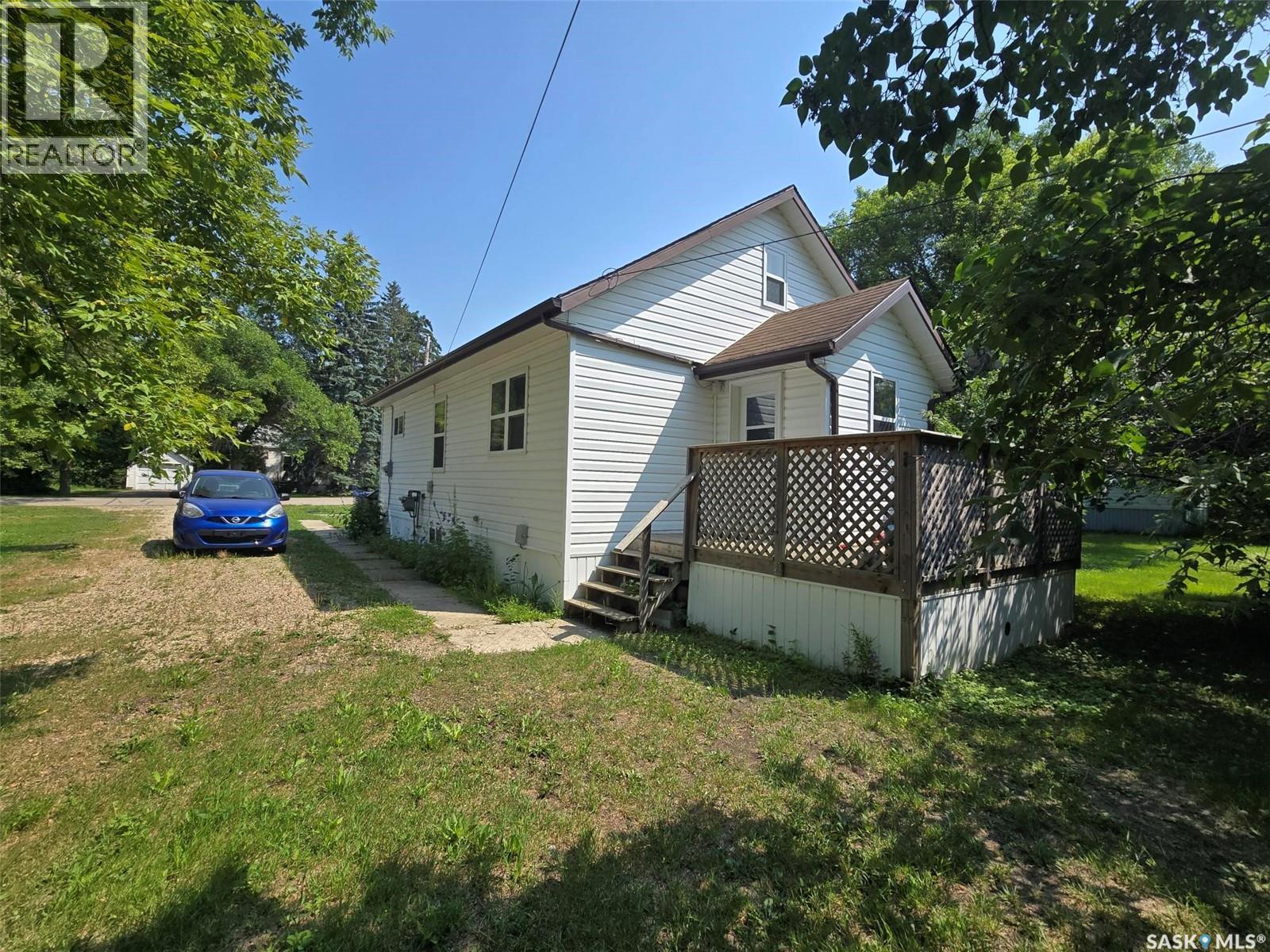 910 Pacific Street, Grenfell, SK - Outdoor