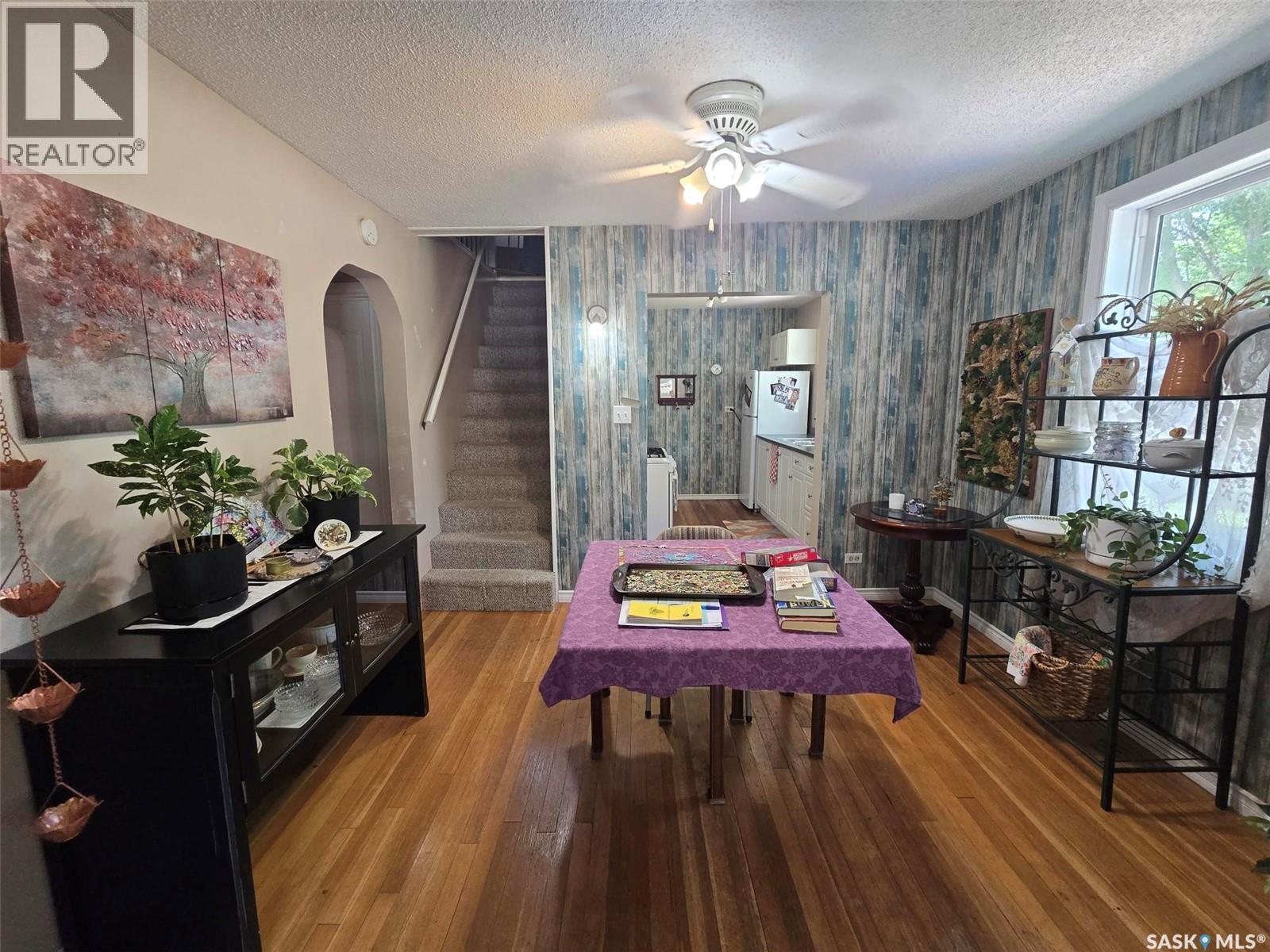 910 Pacific Street, Grenfell, SK - Indoor