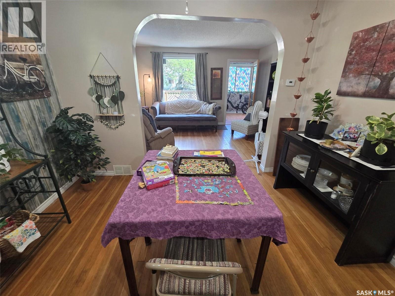 910 Pacific Street, Grenfell, SK - Indoor