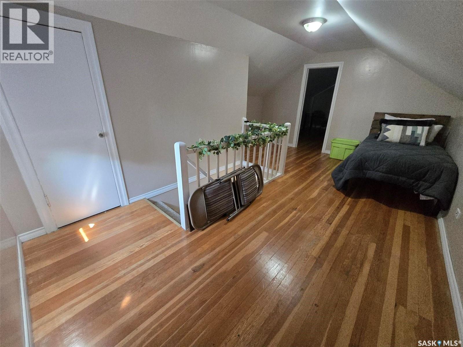 910 Pacific Street, Grenfell, SK - Indoor