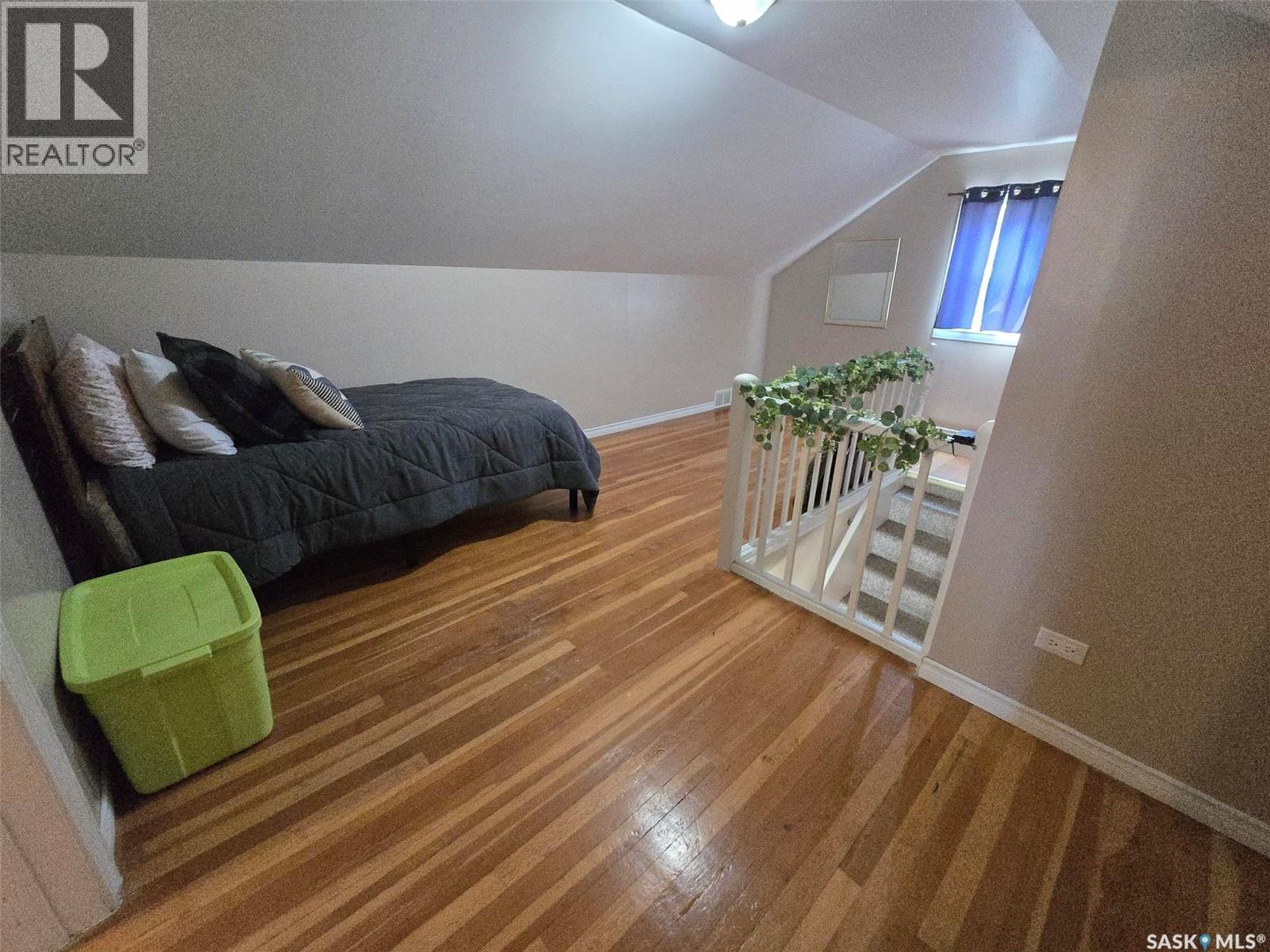 910 Pacific Street, Grenfell, SK - Indoor