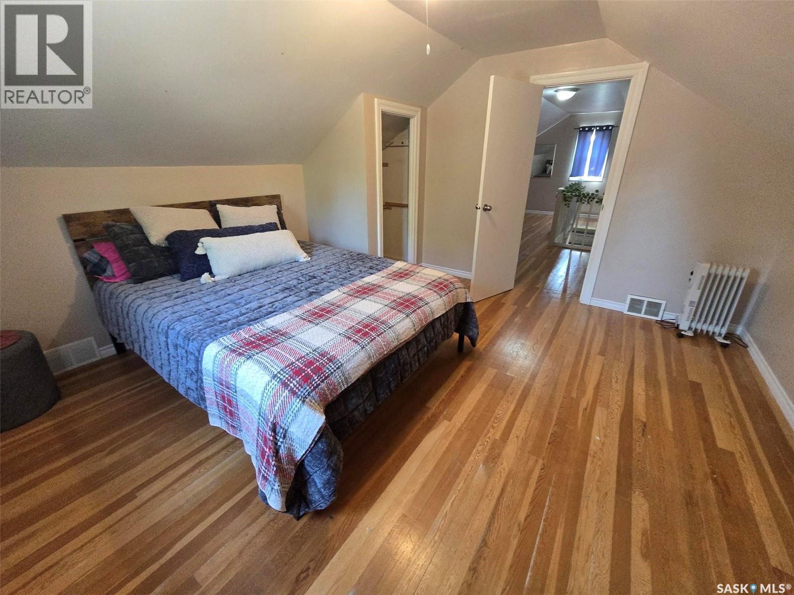 910 Pacific Street, Grenfell, SK - Indoor Photo Showing Bedroom