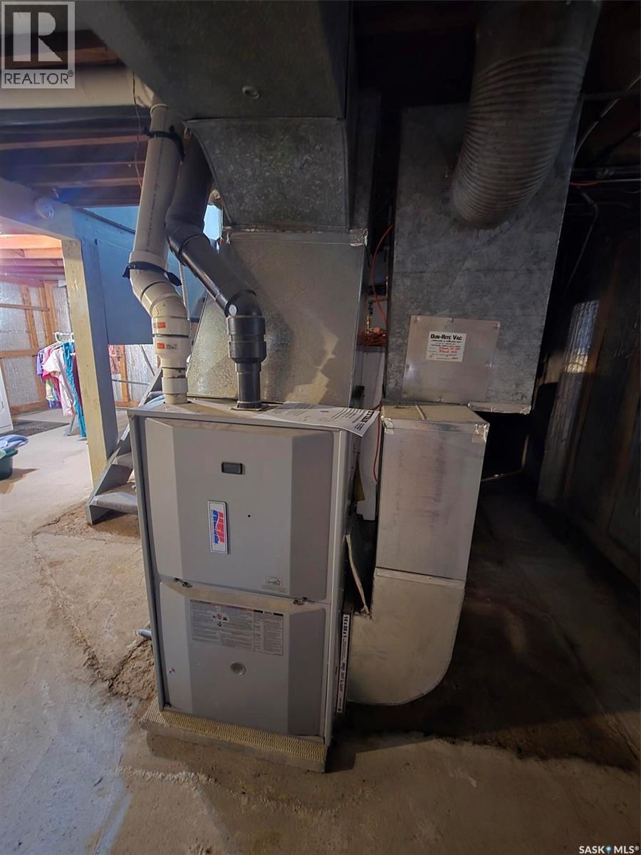910 Pacific Street, Grenfell, SK - Indoor Photo Showing Basement