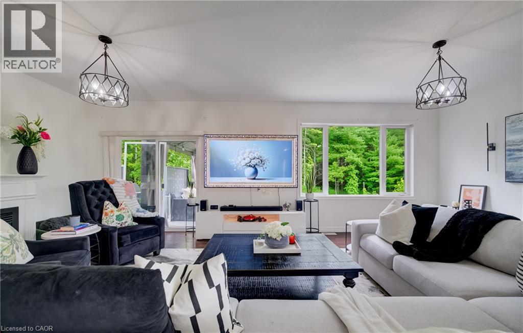 58 Marshall Drive, Guelph, ON - Indoor Photo Showing Living Room