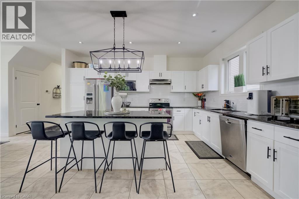 58 Marshall Drive, Guelph, ON - Indoor Photo Showing Kitchen With Upgraded Kitchen