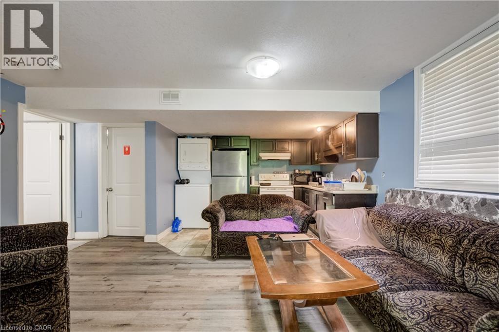 58 Marshall Drive, Guelph, ON - Indoor Photo Showing Living Room