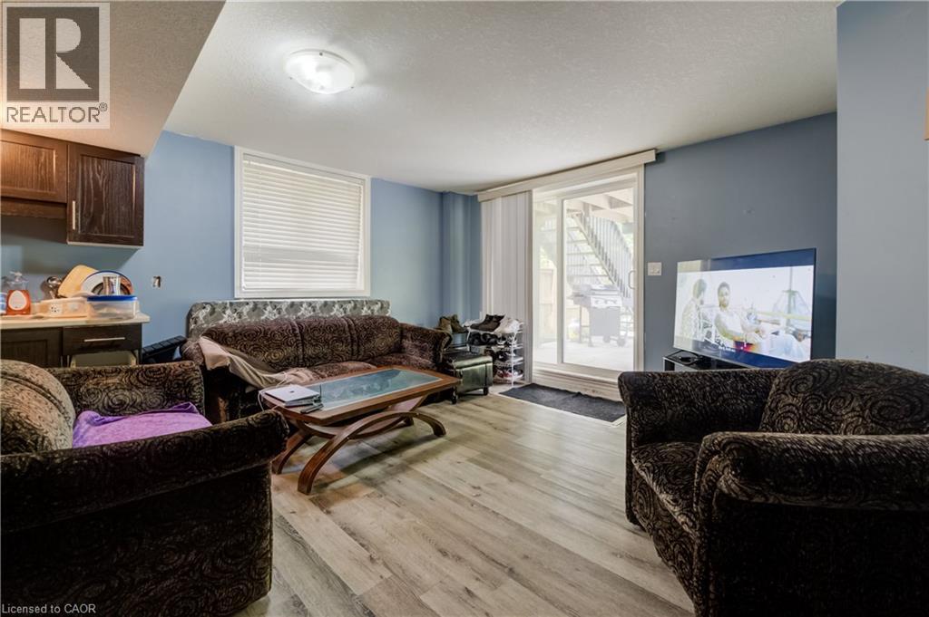 58 Marshall Drive, Guelph, ON - Indoor Photo Showing Living Room