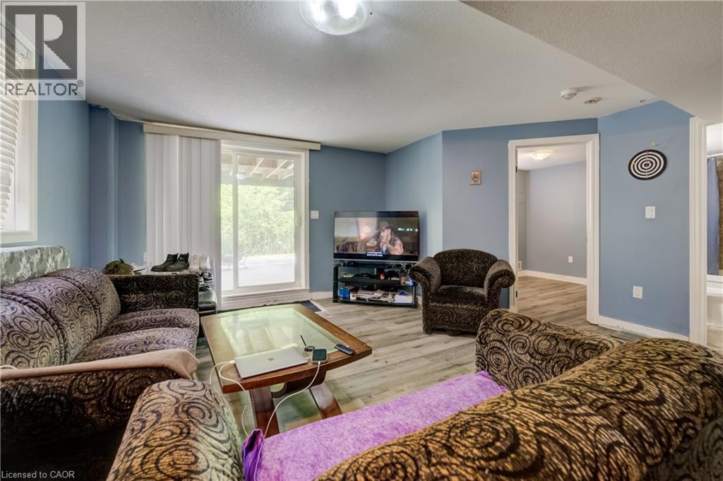 58 Marshall Drive, Guelph, ON - Indoor Photo Showing Living Room