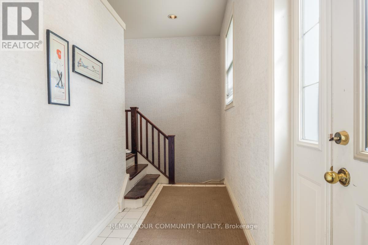 Lower - 27 Denham Drive, Richmond Hill, ON - Indoor Photo Showing Other Room