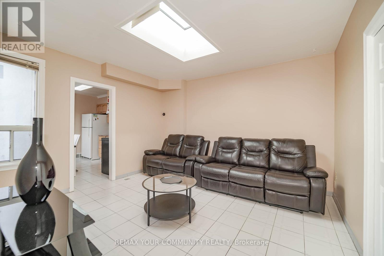 2 - 1378 Danforth Avenue S, Toronto, ON - Indoor