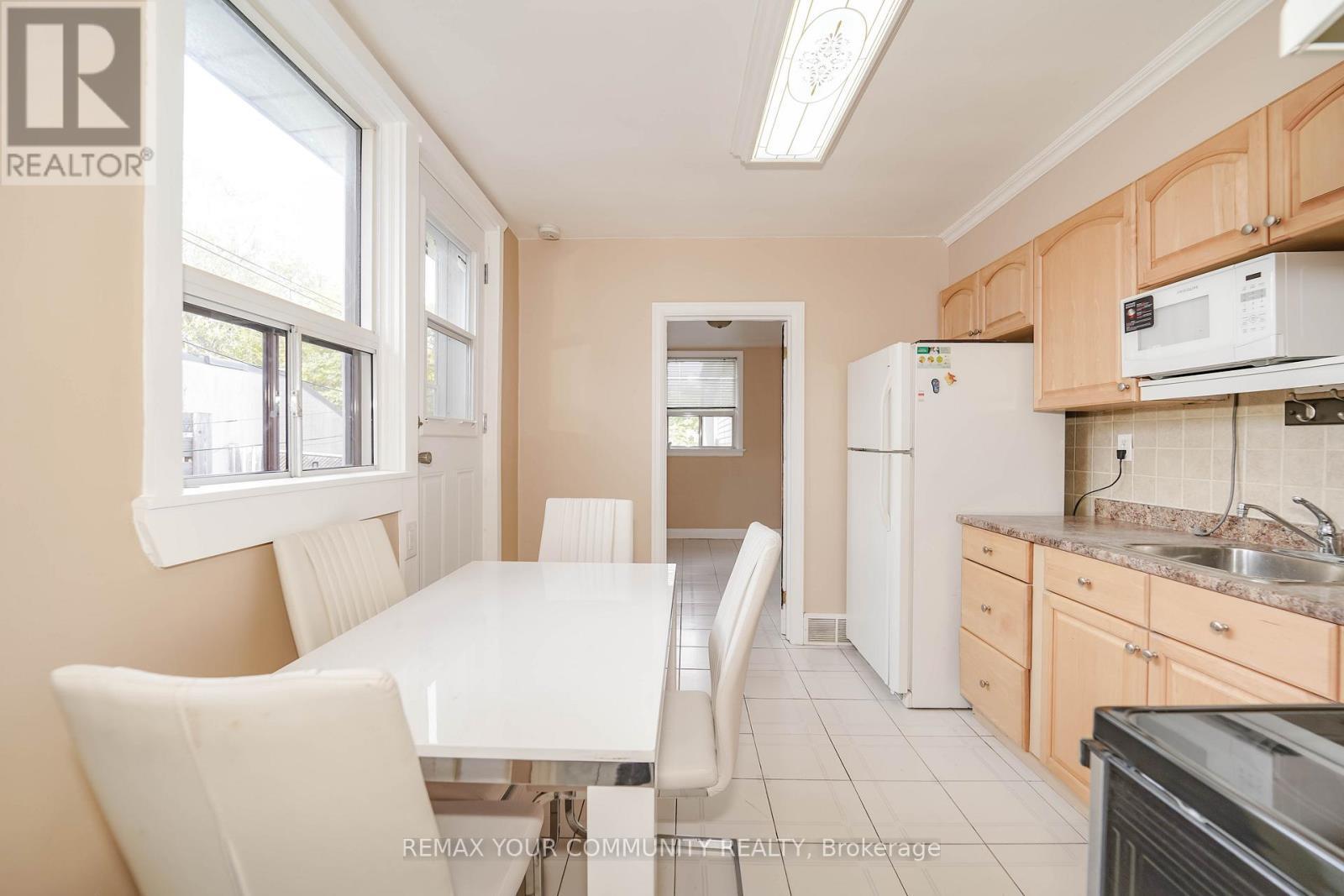 2 - 1378 Danforth Avenue S, Toronto, ON - Indoor Photo Showing Other Room