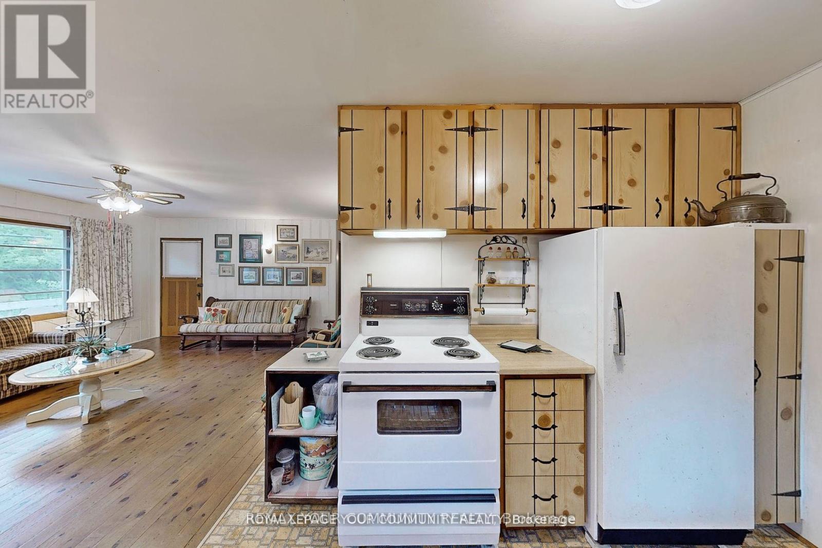 1207 Tiny Beaches Road S, Tiny, ON - Indoor
