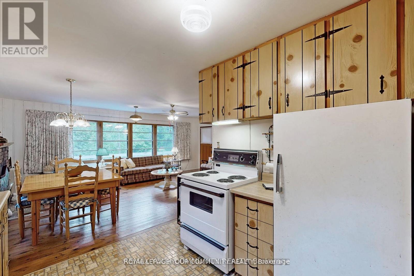 1207 Tiny Beaches Road S, Tiny, ON - Indoor Photo Showing Kitchen